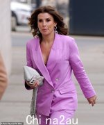 科琳·鲁尼 (Coleen Rooney) 在《我是名人》亮相前遭受重大打击，首批明星抵达澳大利亚