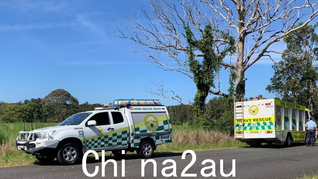 卡车翻滚时，六名消防员受伤。  图片：VRA Rescue NSW / Taree Rescue Squad