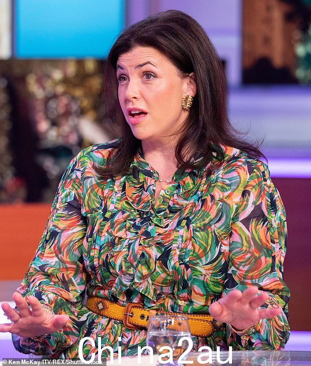 Kirstie Allsopp 对格雷格·华莱士 (Gregg Wallace) 的言论加倍强调，她猛烈抨击了那些问她为什么“保持沉默这么长时间”的巨魔。