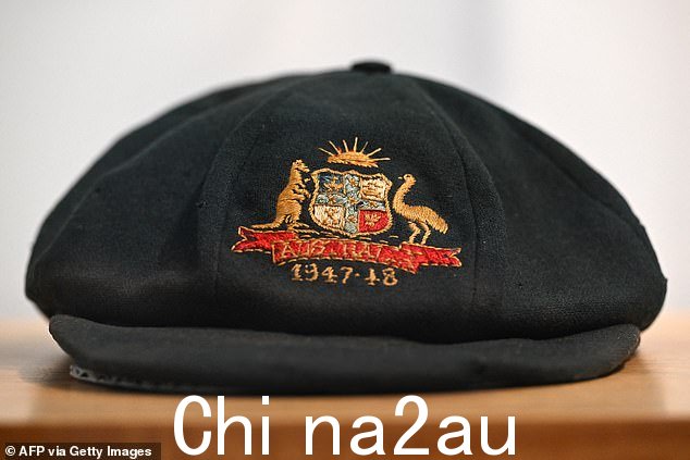 帽子Bradman 在 1947-1948 赛季期间穿着，在此期间澳大利亚在测试系列赛中击败印度