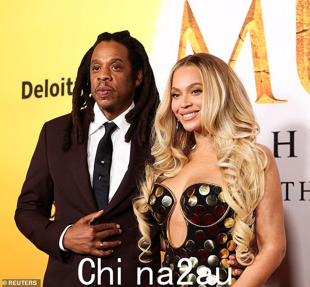 Jay-Z 昨晚与碧昂丝 (Beyonce) 在一起。他立即回击了这些指控，坚称自己是“勒索企图”的受害者，并担心他与碧昂斯 (Beyonce) 的三个孩子在这些令人震惊的指控后将不得不“忍受”骚扰