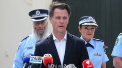 新南威尔士州警方呼吁提供有关悉尼东部 Woollahra 发生的第二起反犹太主义袭击事件中两名年轻蒙面男子的信息。